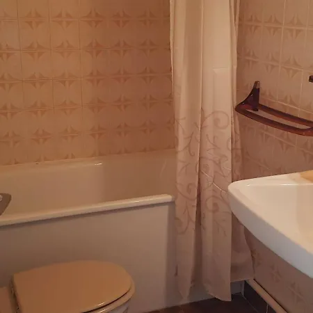 T2 Avec Parking, Grande Terrasse, Et Proche - Quartier Mole - Fr-1-702-37 شقة آجد